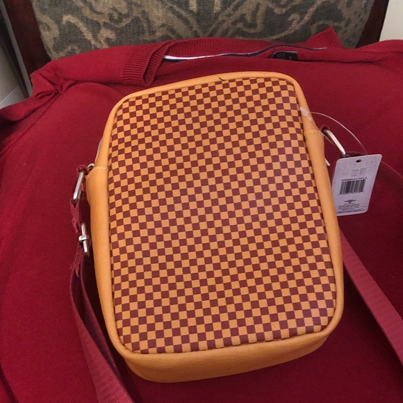 Gryffindor Checkered Men's Bag - Brown and Yellow - Picture 2 of 2